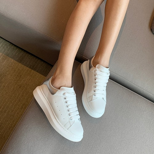 High version of Finard McQueen White shoes Women McQueen leather muffin thick soles increase women's shoes 2019 new autumn shoes