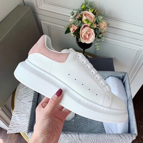 High version of Finard McQueen White shoes Women McQueen leather muffin thick soles increase women's shoes 2019 new autumn shoes